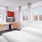 Nepomuk Hotel